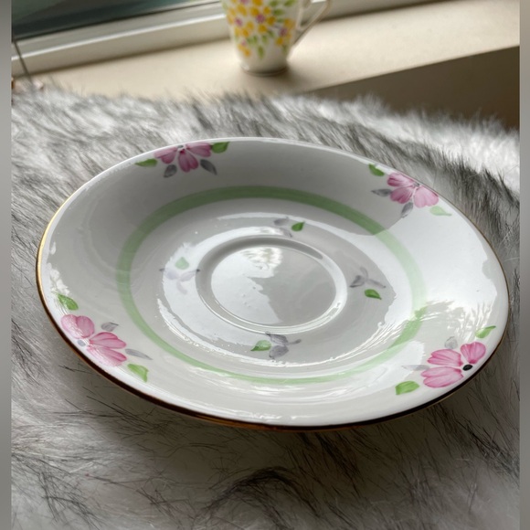 💠 Teacup and saucer hand poured lavender and rose essential oil candle. - Picture 8 of 16